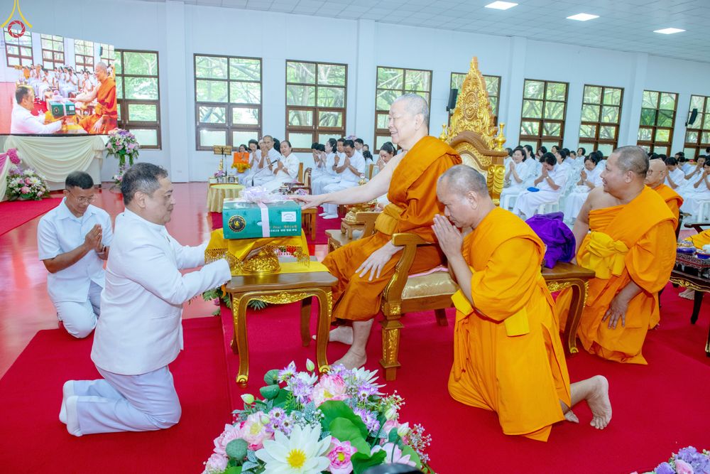 ภาพ No.328640:วันอังคารที่ 12 พฤษภาคม พ.ศ.2569 เจ้าประคุณสมเด็จพระมหารัชมงคลมุนี กรรมการมหาเถรสมาคม เจ้าคณะหนกลาง วัดไตรมิตรวิทยาราม วรวิหาร โปรดเมตตาเป็นองค์ประธาน พิธีเจริญพระพุทธมนต์ อายุวัฒนมงคล 98 ปี คุณแม่จุรี สุทธิผล ณ อาคารปลูกศรัทธา 2 วัดพระธรรมกาย