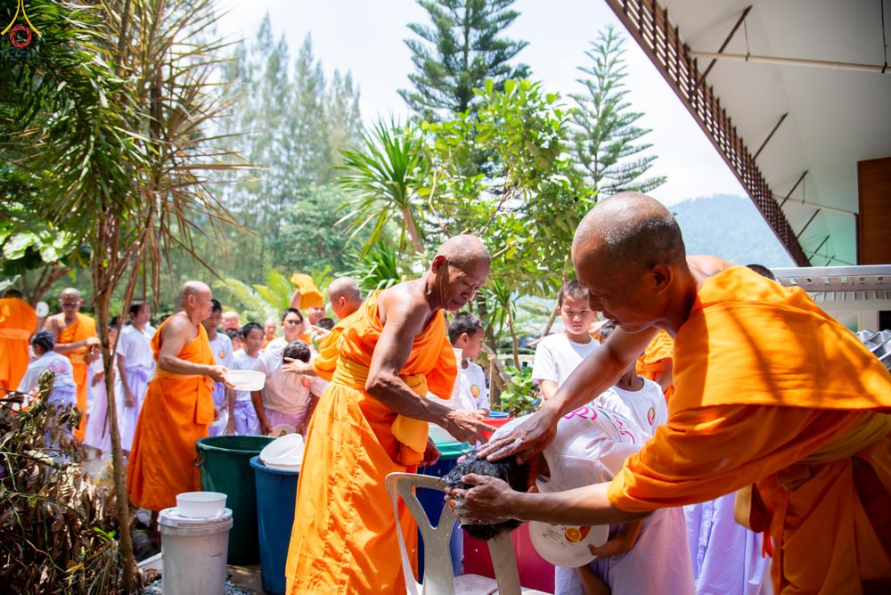 ภาพ No.320119:วันเสาร์ที่ 4 เมษายน 2569 พิธีตัดปอยผม ขอขมาผู้ปกครอง  มอบบาตร-ผ้าไตร และพิธีบรรพชาสามเณร 87 รูป  ณ ศูนย์ปฏิบัติธรรมระยอง(บ้านช่องลม)  ต.บางบุตร อ.บ้านค่าย จ.ระยอง