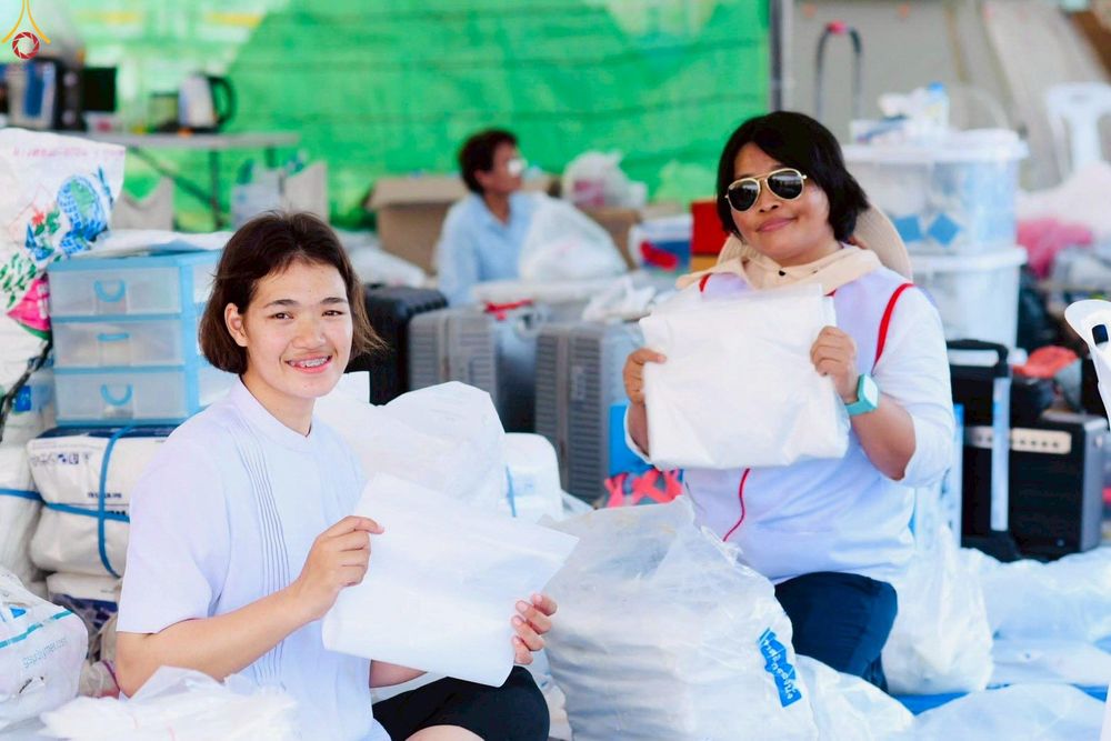 ภาพ No.306781:ภาพเบื้องหลังอาสาสมัครรวมใจ ชุดที่ 5 ในโครงการธรรมยาตรา กตัญญูบูชา มหาปูชนียาจารย์ พระมงคลเทพมุนี(สด จนฺทสโร) พระผู้ปราบมาร อนุสรณ์สถาน 7 แห่ง ปีที่ 14