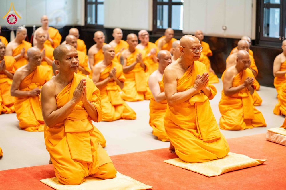 ภาพ No.298254:วันเสาร์ที่ 17 มกราคม พ.ศ. 2569 พิธีบรรพชาอุปสมบท โครงการอุปสมบทหมู่ บูชาธรรมครบ 117 ปี คุณยายอาจารย์มหารัตนอุบาสิกาจันทร์ ขนนกยูง  ณ อุโบสถพระไตรปิฎก วัดพระธรรมกาย