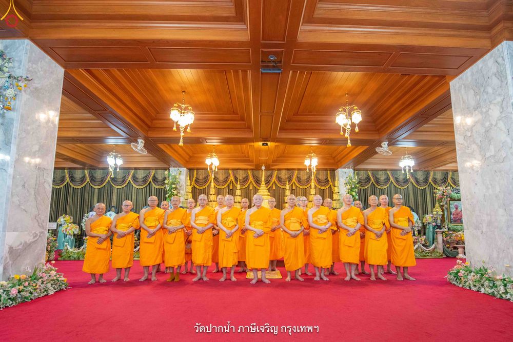 ภาพ No.342119:วันศุกร์ที่ 31 กรกฎาคม พ.ศ.2569 พระภิกษุวัดพระธรรมกาย ทำวัตรพระผู้ใหญ่เนื่องในวันเข้าพรรษา