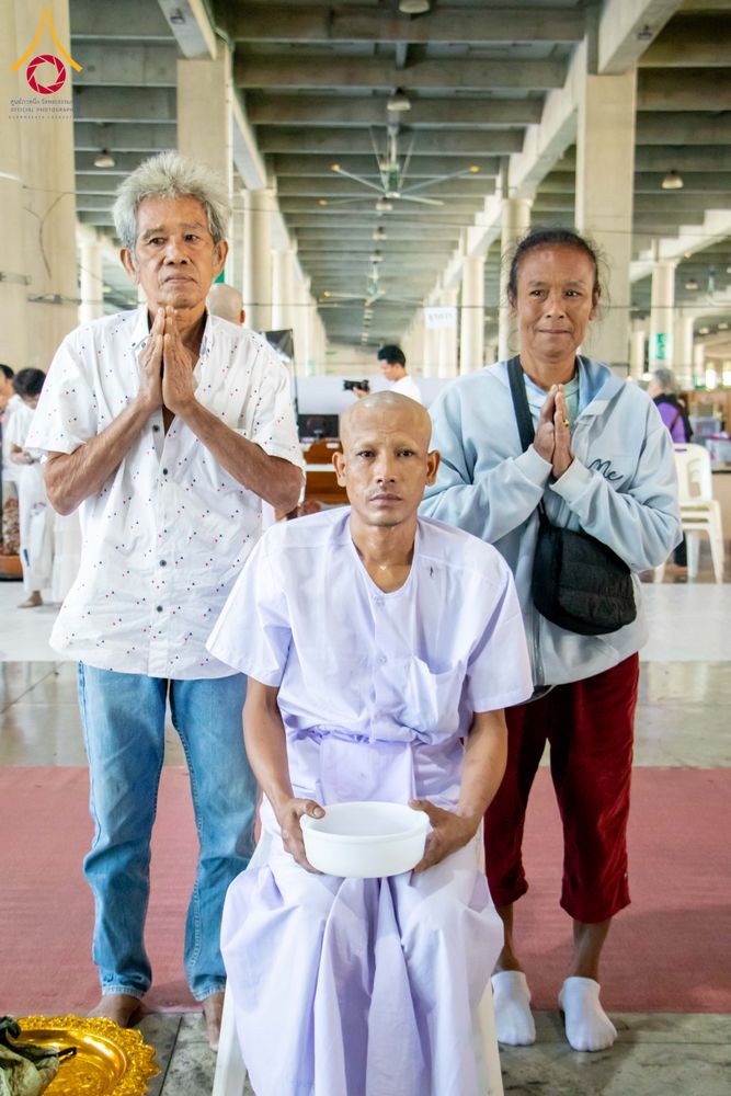 ภาพ No.293663:วันที่ 10 มกราคม พ.ศ. 2569 พิธีปลงผมธรรมทายาทบูชาธรรม 117  ปี คุณยายอาจารย์ฯ ณ วิหารคด วัดพระธรรมกาย ปทุมธานี