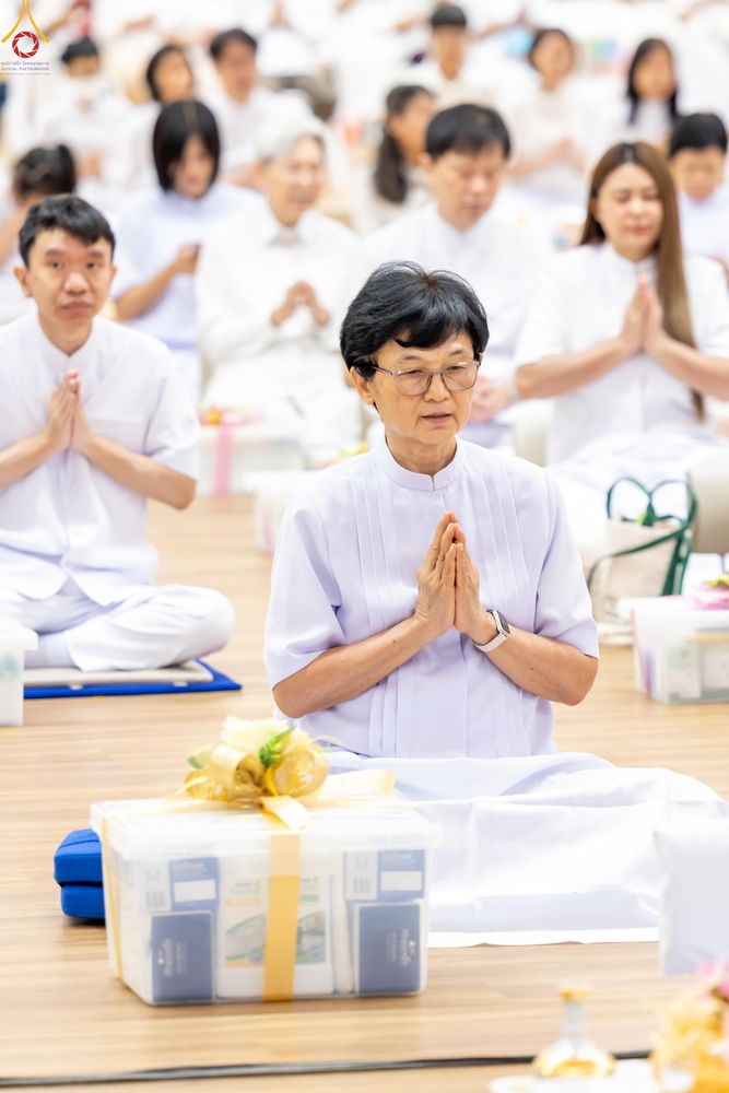 ภาพ No.280626:วันที่ 28 ธันวาคม พ.ศ.2568 พิธีถวายอุปกรณ์ทำความสะอาด ณ ห้องแก้วสารพัดนึก วัดพระธรรมกาย