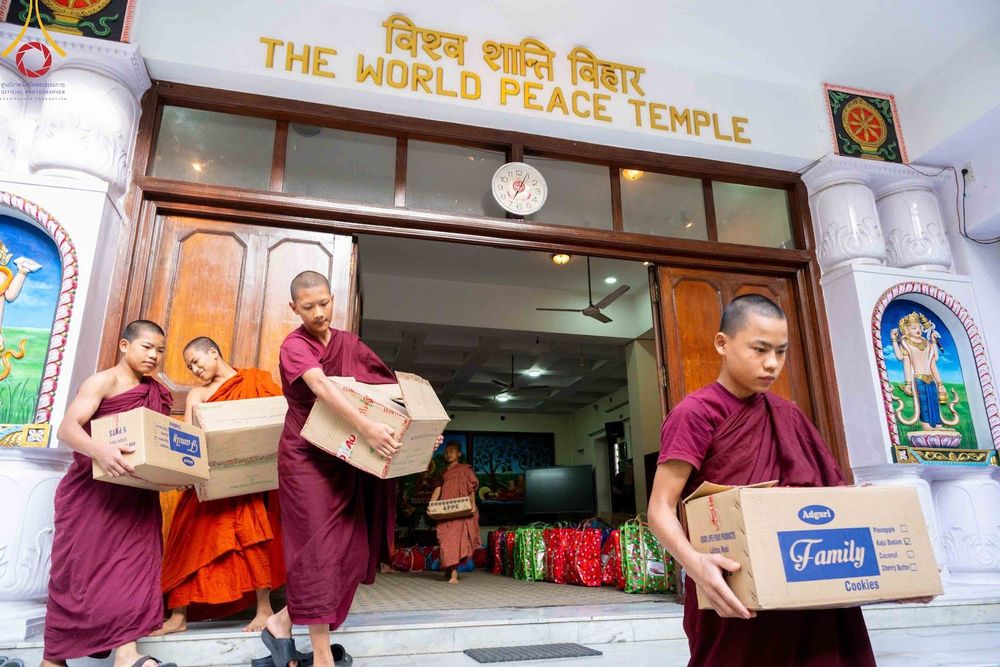 ภาพ No.348017:วันที่ 8 กันยายน พ.ศ.2569 พระธรรมฑูตไทย สายอินเดีย เนปาล พร้อมด้วยคณะสงฆ์เนปาล  วัดไทยลุมพินี วัดพระธรรม และมูลนิธิธรรมกาย ร่วมช่วยเหลือผู้ประสบภัยน้ำท่วมประเทศเนปาล