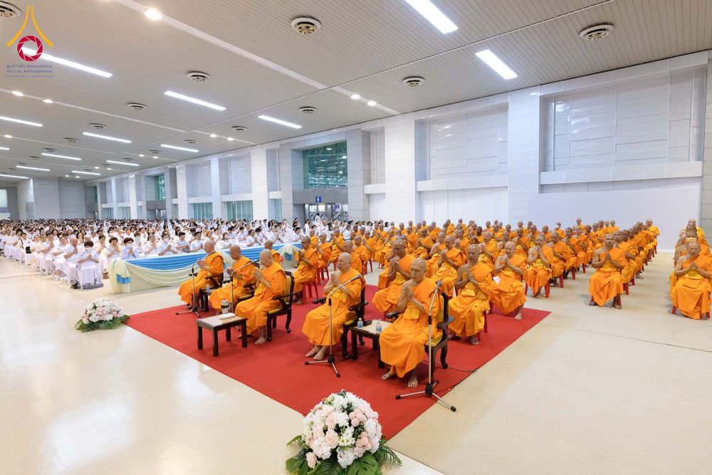 ภาพ No.287605:วันที่ 1 มกราคม พ.ศ. 2569 พิธีบูชาข้าวพระ ณ สภาธรรมกายสากล วัดพระธรรมกาย