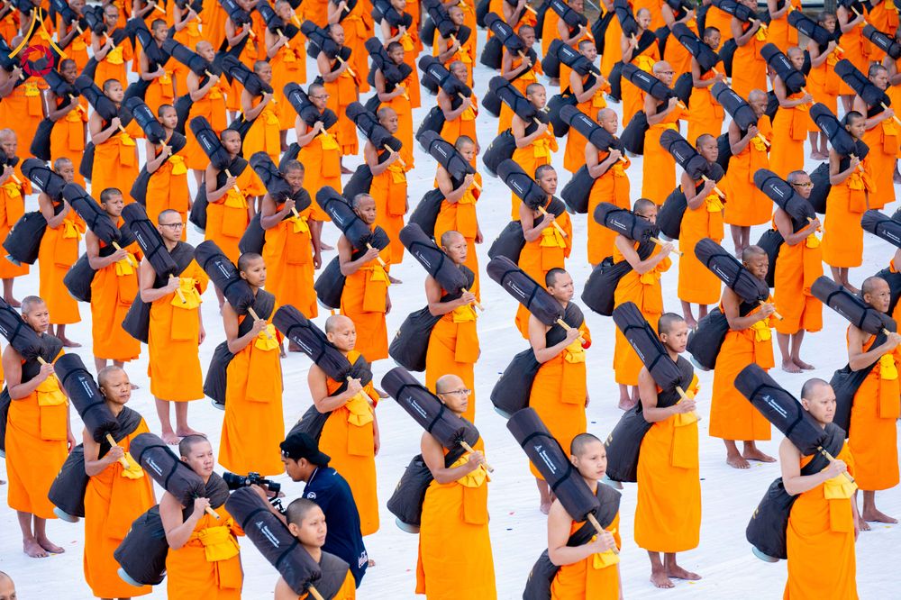 ภาพ No.290645:วันที่ 8 มกราคม พ.ศ. 2569 พระธรรมยาตราปฏิบัติธรรม และถ่ายภาพหมู่ประวัติศาสตร์ ในโครงการธรรมยาตรา กตัญญูบูชามหาปูชนียาจารย์ พระมงคลเทพมุนี(สด จนฺทสโร) พระผู้ปราบมาร อนุสรณ์สถาน 7 แห่ง ปีที่ 14 ณ อนุสรณ์สถานคลองบางนางแท่น อ.สามพราน จ.นครปฐม