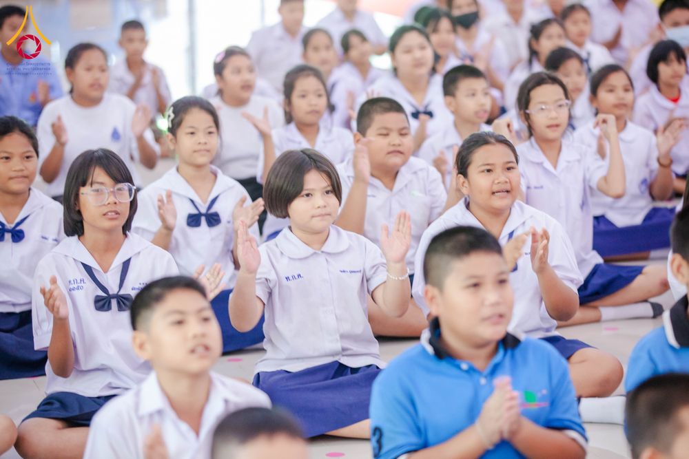 ภาพ No.282078:วันศุกร์ที่ 19 ธันวาคม พ.ศ. 2568 พิธีมอบโล่และใบประกาศเกียรติคุณ โครงการเจริญพระพุทธมนต์ธัมมจักกัปปวัตตนสูตร และวันรวมพลังเด็กดีV-Star ดาวแห่งความดี ผู้นำฟื้นฟูศีลธรรมโลกจังหวัดสระบุรี ณ ศูนย์ปฏิบัติธรรมสระบุรี