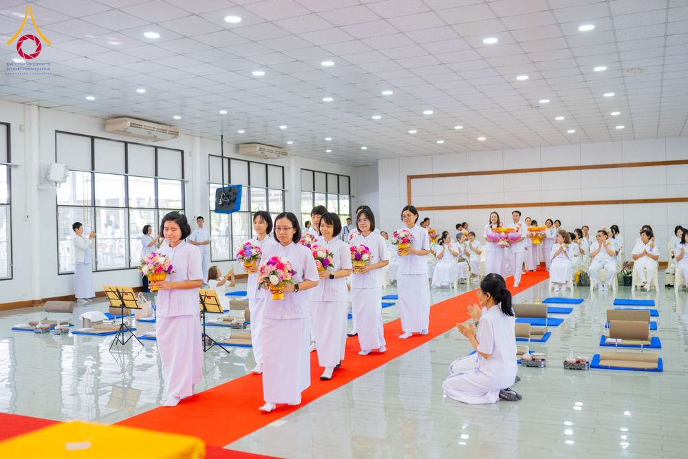 ภาพ No.278401:วันพุธที่ 10 ธันวาคม พ.ศ.2568  พิธีทอดผ้าป่าเพื่อสนับสนุนโครงการตักบาตรพระ 10,000 รูป เมืองกาญจนบุรี ณ อาคารปลูกศรัทธา วัดพระธรรมกาย