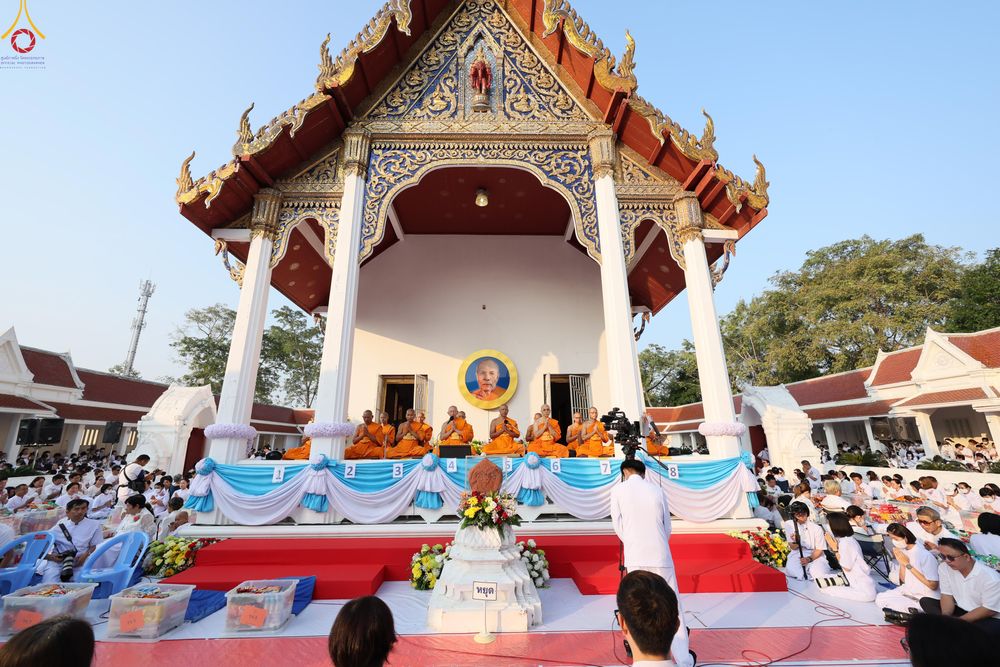 ภาพ No.297582:วันที่ 18 มกราคม พ.ศ. 2569 พิธีตักบาตรพระธรรมยาตรา ณ วัดโบสถ์บน ต.บางคูเวียง จ.นนทบุรี อนุสรณ์สถานลำดับที่ 4 สถานที่เกิดด้วยกายธรรม ในโครงการธรรมยาตรา กตัญญูบูชา มหาปูชนียาจารย์ พระมงคลเทพมุนี(สด จนฺทสโร) พระผู้ปราบมาร อนุสรณ์สถาน 7 แห่ง ปีที่ 14