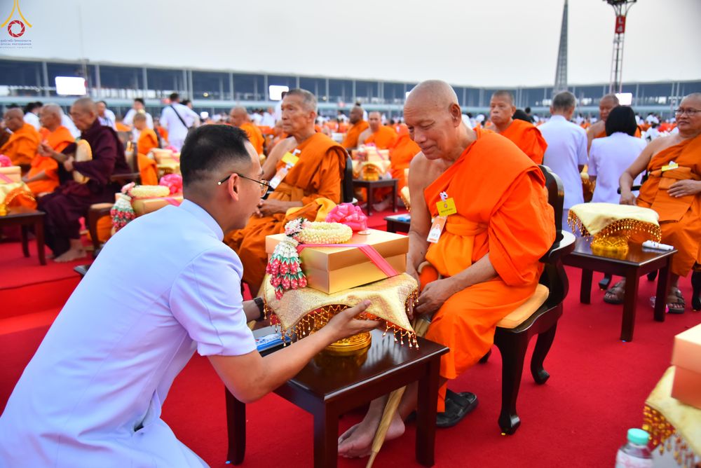ภาพ No.325078:วันที่ 22 เมษายน พ.ศ.2569 (วันคุ้มครองโลก) พิธีถวายมหาสังฆทาน 40,000 กว่าวัดทั่วประเทศ (ชุดที่ 2) ณ ลานธรรม พระมหาธรรมกายเจดีย์ วัดพระธรรมกาย