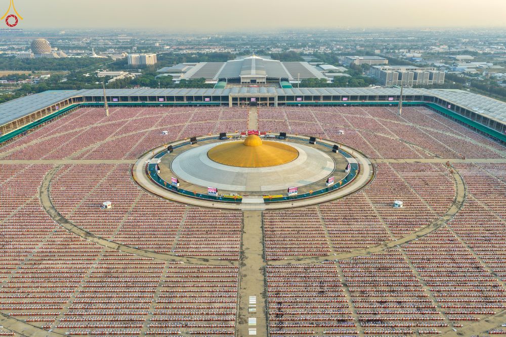 ภาพ No.324074:วันที่ 22 เมษายน พ.ศ.2569 (วันคุ้มครองโลก) พิธีถวายมหาสังฆทาน 40,000 กว่าวัดทั่วประเทศ ณ ลานธรรม พระมหาธรรมกายเจดีย์ วัดพระธรรมกาย