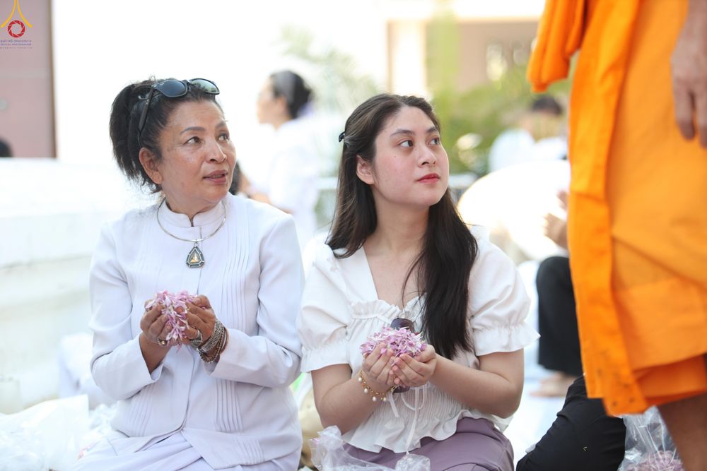 ภาพ No.295259:วันที่ 16 มกราคม พ.ศ. 2569 พิธีต้อนรับพระธรรมยาตรา อนุสรณ์สถานลำดับที่ 4 (ภาพชุดที่ 2) สถานที่เกิดด้วยกายธรรม ณ วัดโบสถ์บน ต.บางคูเวียง จ.นนทบุรี ในโครงการธรรมยาตรา กตัญญูบูชา มหาปูชนียาจารย์ พระมงคลเทพมุนี(สด จนฺทสโร) พระผู้ปราบมาร อนุสรณ์สถาน 7 แห่ง ปี