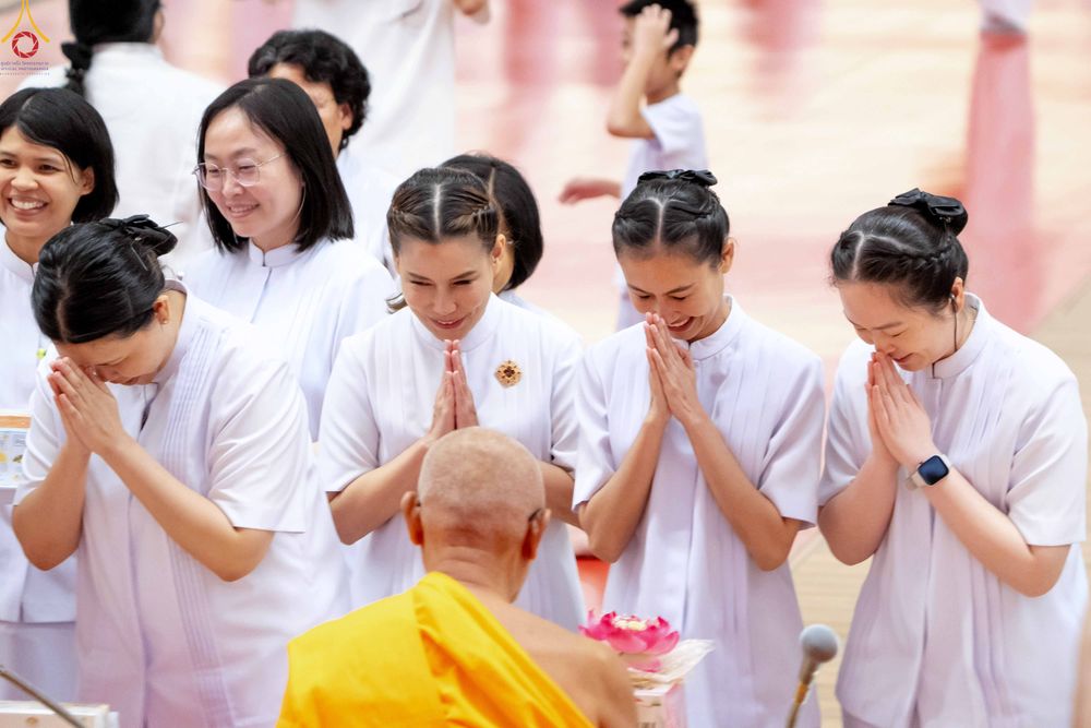 ภาพ No.343696:วันที่ 16 สิงหาคม พ.ศ.2569 พิธีถวายคิลานเภสัช และอุปกรณ์ทางการแพทย์ ณ ห้องแก้วสารพัดนึก2 วัดพระธรรมกาย