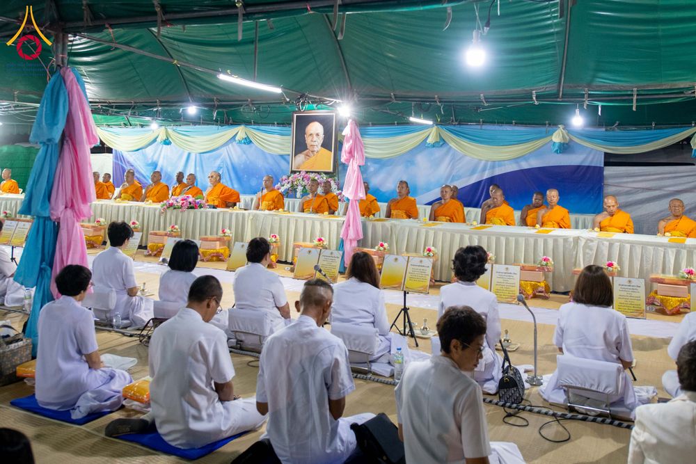 ภาพ No.301048:วันที่ 23 มกราคม พ.ศ. 2569 พิธีถวายภัตตาหารเป็นสังฆทาน แด่พระธรรมยาตรา ณ อนุสรณ์สถานบางปลา วัดบางปลา อำเภอบางเลน จังหวัดนครปฐม ในโครงการธรรมยาตรา กตัญญูบูชา มหาปูชนียาจารย์ พระมงคลเทพมุนี(สด จนฺทสโร) พระผู้ปราบมาร อนุสรณ์สถาน 7 แห่ง ปีที่ 14