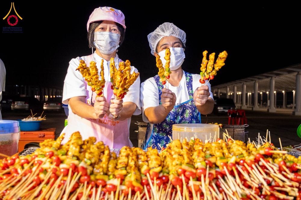 ภาพ No.303773:วันที่ 28 มกราคม พ.ศ. 2569 พิธีถวายภัตตาหารเป็นสังฆทาน แด่พระธรรมยาตรา ณ วัดพระธรรมกาย  จังหวัดปทุมธานี ในโครงการธรรมยาตรา กตัญญูบูชา มหาปูชนียาจารย์ พระมงคลเทพมุนี(สด จนฺทสโร) พระผู้ปราบมาร อนุสรณ์สถาน 7 แห่ง ปีที่ 14