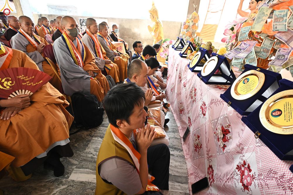 ภาพ No.284053:วันที่ 5 พฤศจิกายน พุทธศักราช 2568 กฐินสมทบวัดต่างประเทศ โดยคณะศิษยานุศิษย์ บูชาธรรม 81 ปี หลวงพ่อธัมมชโย ณ วัดพุทธนานาชาติเพื่อสวัสดิการสากล (Buddha International Welfare Mission)  เมืองพุทธคยา ประเทศอินเดีย