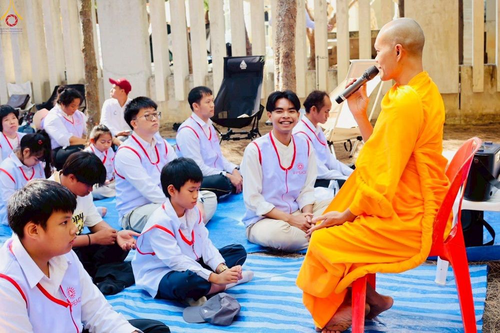 ภาพ No.296194:ภาพเบื้องหลังอาสาสมัครรวมใจ ชุดที่ 2 ในโครงการธรรมยาตรา กตัญญูบูชา มหาปูชนียาจารย์ พระมงคลเทพมุนี(สด จนฺทสโร) พระผู้ปราบมาร อนุสรณ์สถาน 7 แห่ง ปีที่ 14