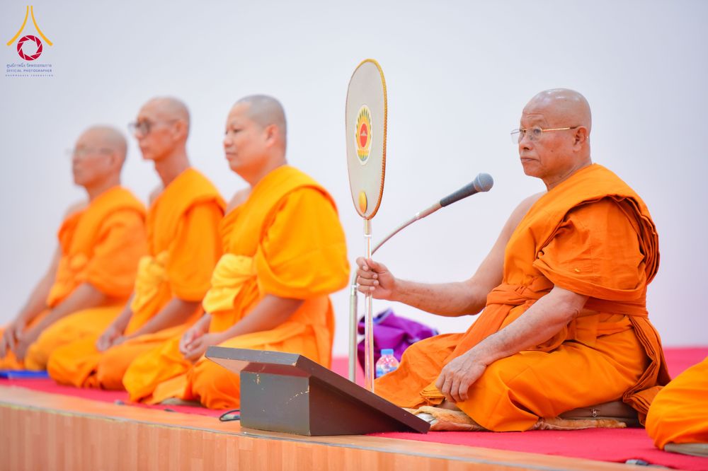 ภาพ No.285151:วันเสาร์ที่ 6 ธันวาคม พ.ศ.2568  พิธีอุปสมบทธรรมทายาท โครงการบรรพชาอุปสมบทหมู่  รุ่นบูชาธรรมมหาปูชนียาจารย์ ประจำปี 2568 ศูนย์ปฏิบัติธรรมและศูนย์อบรมเยาวชนเพชรบุรี อ.ท่ายาง จ.เพชรบุรี ณ วัดศีลคุณาราม อ.เขาย้อย เพชรบุรี