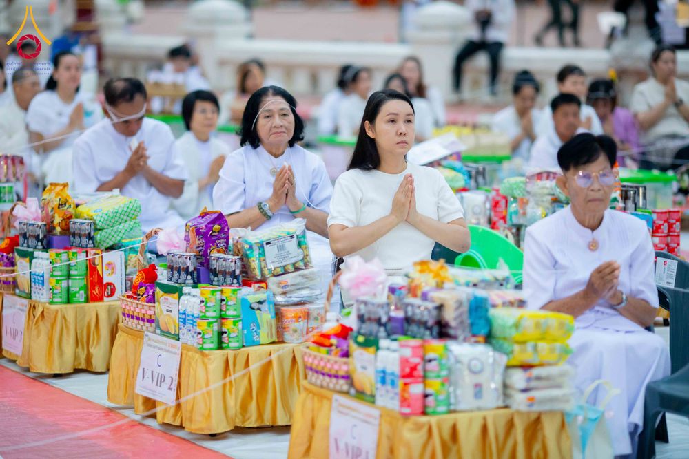 ภาพ No.310807:วันอาทิตย์ที่ 22 กุมภาพันธ์ พ.ศ. 2569 พิธีตักบาตรเเด่คณะพระภิกษุสงฆ์ 1,111 รูป จังหวัดน่าน หนึ่งในโครงการตักบาตรพระ 2,000,000 รูป 77 จังหวัดทั่วไทย ในวาระอันเป็นมงคลยิ่ง ครบรอบ 744 ปี นครน่าน สืบสานศรัทธา ทำบุญใหญ่ของเมืองน่าน ณ ข่วงเมือง วัดภูมินทร์ อำเ