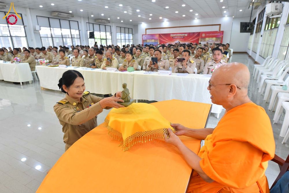 ภาพ No.344138:วันจันทร์ที่ 10 สิงหาคม พ.ศ. 2569  วัดพระธรรมกาย มูลนิธิธรรมกาย และคณะศิษย์ฯ ร่วมส่งแรงใจ “นักปกครองท้องที่ของประชาชน” เนื่องในวันกำนัน ผู้ใหญ่บ้าน 2569 พร้อมร่วมยินดีรางวัลแห่งความภาคภูมิใจของชาวอำเภอคลองหลวง