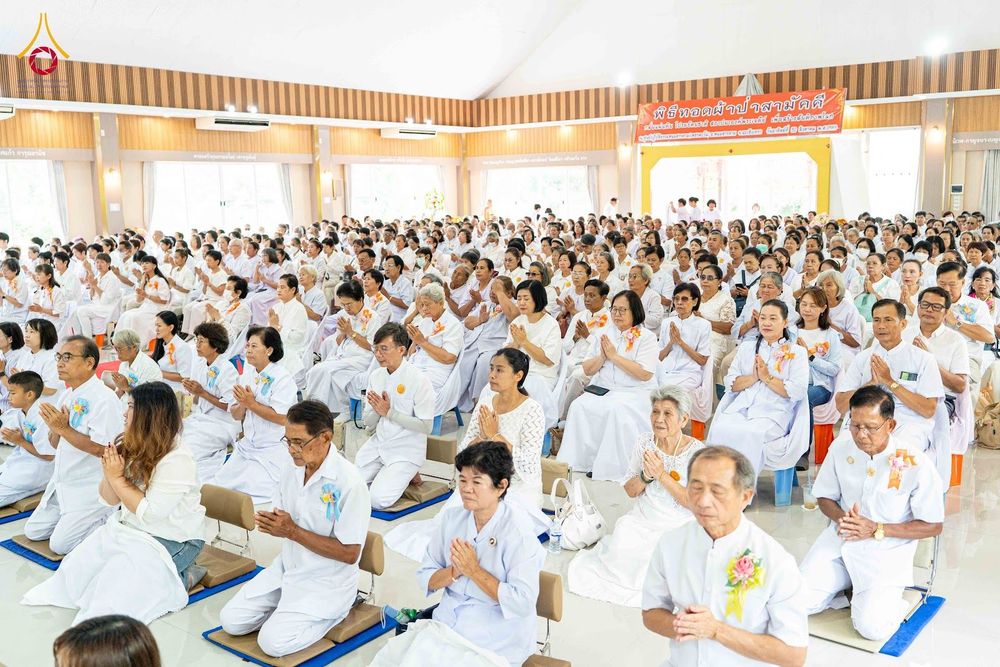 ภาพ No.346578:วันอาทิตย์ที่ 30 สิงหาคม พ.ศ.2569 พิธีทอดผ้าป่า สวดธรรมจักรกัปปวัตนสูตรกลั่นแผ่นดินโปรยรัตนชาติ  สถาปนาองค์พระเจดีย์เพื่อสร้างสันติภาพโลก  ณ ศูนย์ปฏิบัติธรรมพนมสารคาม (เพชรตะวัน) จังหวัดฉะเชิงเทรา