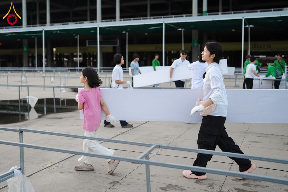 ภาพ No.326398:วันที่ 26 -27 เมษาบน พ.ศ.2569 การเก็บงานแผ่นหน้าโต๊ะที่ลานธรรม งานถวายมหาสังฆทาน 40,000 กว่าวัดทั่วประเทศ ณ ลานธรรม วัดพระธรรมกาย