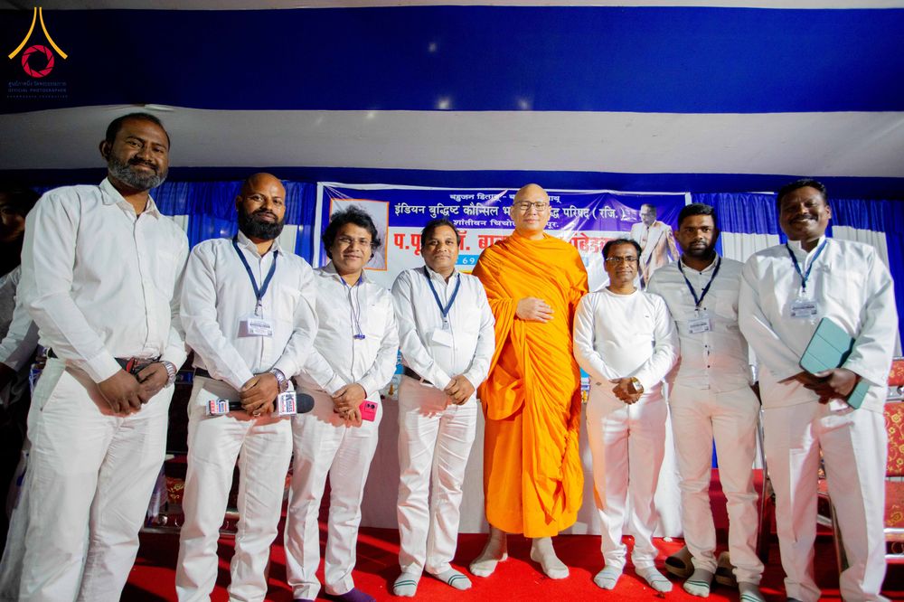 ภาพ No.283813:วันที่ 6-7 ธันวาคม พ.ศ. 2568  พิธีรับมอบหนังสือแสดงเจตจำนงถวายสิทธิครอบครองและใช้ประโยชน์วัดสันติวัน เมืองนาคปูร์  พิธีจุดโคมประทีปถวายเป็นพุทธบูชา และอุทิศบุญกุศลแด่ ดร.บี.อาร์. อัมเบดการ์  พิธีบูชาข้าวพระถ่ายทอดสดจากประเทศไทย