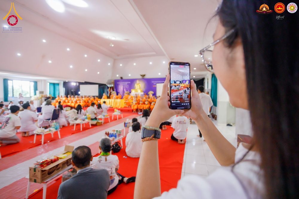 ภาพ No.283511:วันอาทิตย์ที่ 21 ธันวาคม  2568 พิธีบิณฑบาตฉลองสามเณรใหม่ ประเทศอินโดนีเซีย