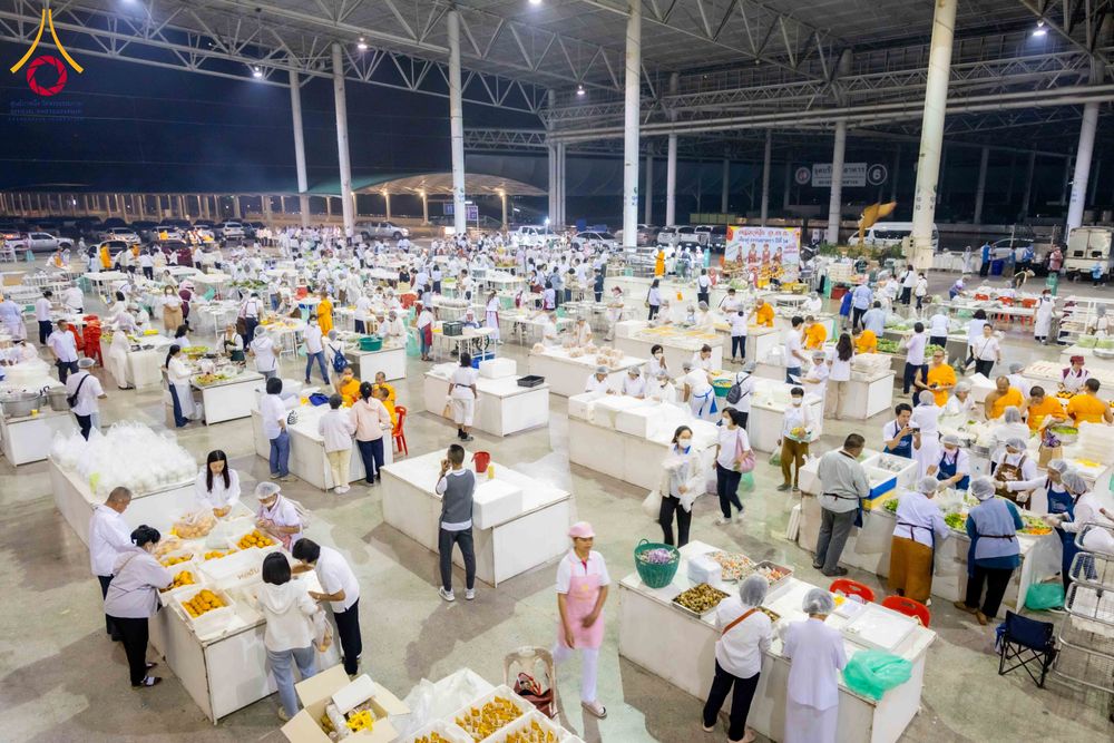 ภาพ No.306118:วันที่ 30 มกราคม พ.ศ. 2569 พิธีถวายภัตตาหารเป็นสังฆทาน แด่พระธรรมยาตรา ณ วัดพระธรรมกาย  จังหวัดปทุมธานี ในโครงการธรรมยาตรา กตัญญูบูชา มหาปูชนียาจารย์ พระมงคลเทพมุนี(สด จนฺทสโร) พระผู้ปราบมาร อนุสรณ์สถาน 7 แห่ง ปีที่ 14