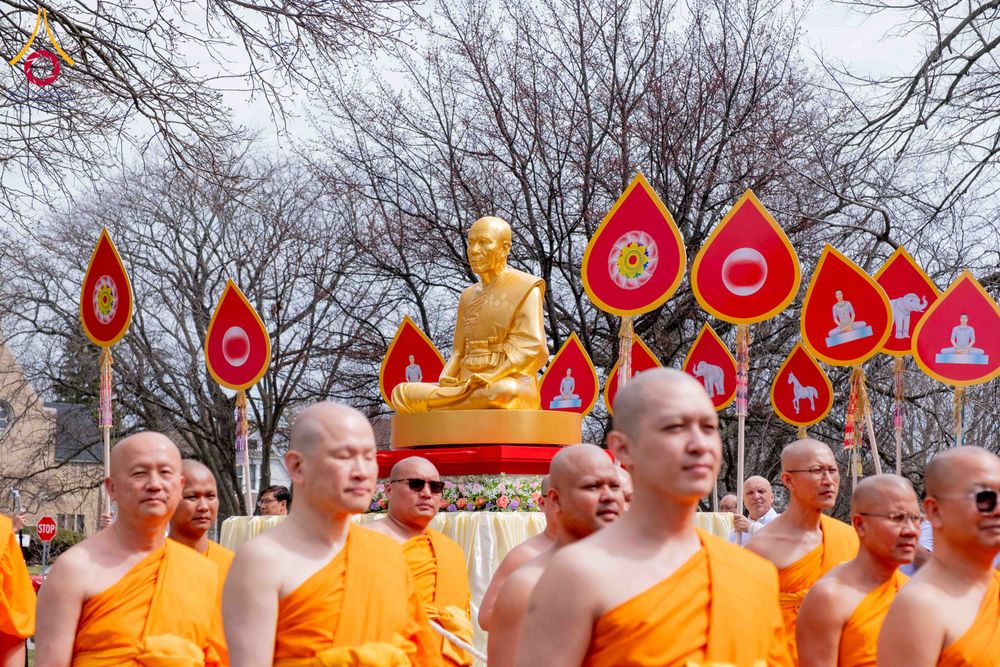 ภาพ No.319083:วันที่ 29 มีนาคม พ.ศ.2569 พิธีอัญเชิญรูปหล่อพระมงคลเทพมุนี (สด จนฺทสโร) ประดิษฐาน ณ ห้องปฏิบัติธรรม “มงคลรัตนโชติ”  วัดพระธรรมกายชิคาโก ประเทศสหรัฐอเมริกา