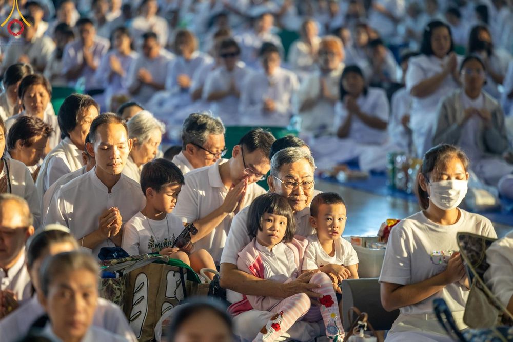ภาพ No.177560:พิธีตักบาตรและพิธีบูชาข้าวพระ ในวันอาทิตย์ต้นเดือนที่ 1 ธันวาคม พ.ศ. 2567 ณ สภาธรรมกายสากล วัดพระธรรมกาย