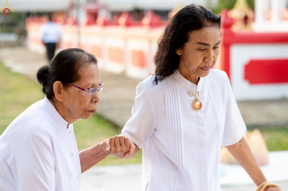 ภาพ No.234365:วันพฤหัสบดีที่ 24 กรกฎาคม พ.ศ. 2568 พิธีถวายสังฆทานแก่คณะสงฆ์ 323 วัด , พิธีมอบกองทุนหนุนแรงใจช่วยครูใต้ , พิธีทำบุญส่วนกุศลแด่ผู้วายชนม์ ในเหตุการณ์ความไม่สงบ 4 จังหวัด ชายแดนภาคใต้ (ปัตตานี , ยะลา , นราธิวาส , สงขลา) ปีที่ 21 ครั้งที่ 179 ณ วัดเวฬุวัน 