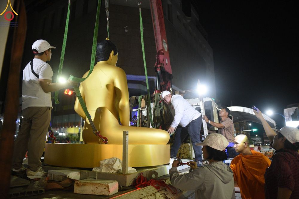 ภาพ No.151615:V.55 ทีมใหญ่ที่หาดใหญ่ เจ้าหน้าที่ทุกสถานะ หลายสัญชาติ ร่วมกันจัดงานตักบาตรที่หาดใหญ่ วันที่ 10-11 สิงหาคม พ.ศ. 2567