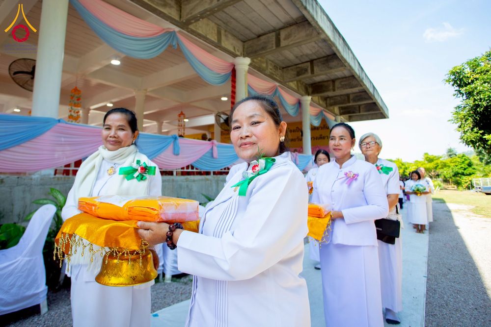 ภาพ No.274615:วันอาทิตย์ที่ 23 พฤศจิกายน พ.ศ. 2568 พิธีทอดผ้าป่าสามัคคี เพื่อระดมทุนสร้างกุฏิที่พักสามเณร ณ ศูนย์ปฏิบัติธรรมสวนผึ้ง จ.ราชบุรี