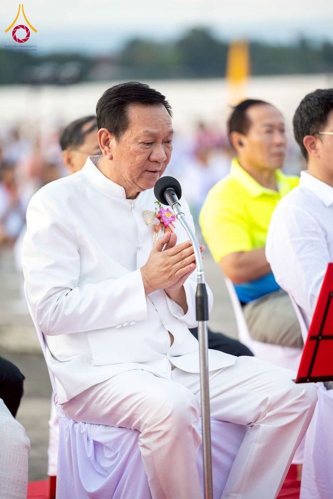 ภาพ No.250433:วันอังคารที่ 7 ตุลาคม พ.ศ. 2568 พิธีจุดประทีปบูชาพระรัตนตรัย ณ ลานธรรมปทุมรัตน์ธรรมเจดีย์ พุทธอุทยานนานาชาติ อ.โพนพิสัย จ.หนองคาย