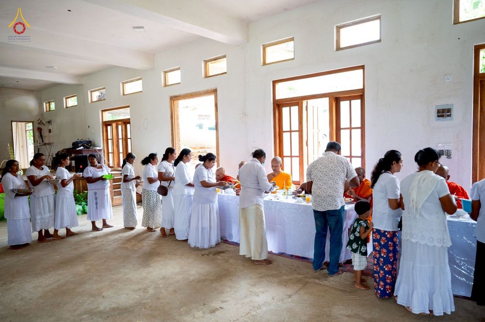 ภาพ No.262983:วันที่ 22 ตุลาคม พ.ศ. 2568 พิธีทอดกฐินสมทบ วัดกัลยาณมิตรต่างประเทศ  บูชาธรรม 81 ปี หลวงพ่อธัมมชโย ณ วัดโกฮอน ราชมหาวิหารายา และวัดศรีสุธรรมมารามายา   เมืองมาตะเล ประเทศศรีลังกา 