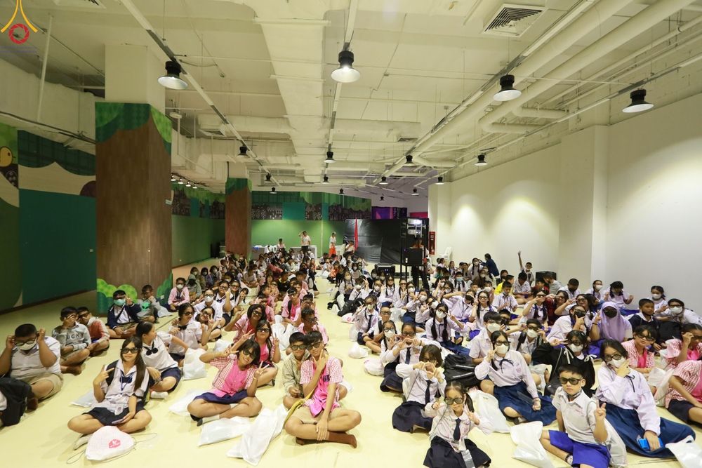 ภาพ No.103363:วันรวมพลังเด็กดี V-Star ผู้นำฟื้นฟูศีลธรรมโลก จังหวัดนครราชสีมา ณ เทอร์มินอล 21 โคราช ถ.มิตรภาพ ต.ในเมือง อ.เมืองนครราชสีมา จ.นครราชสีมา วันอังคารที่ 19 ธันวาคม พ.ศ. 2566