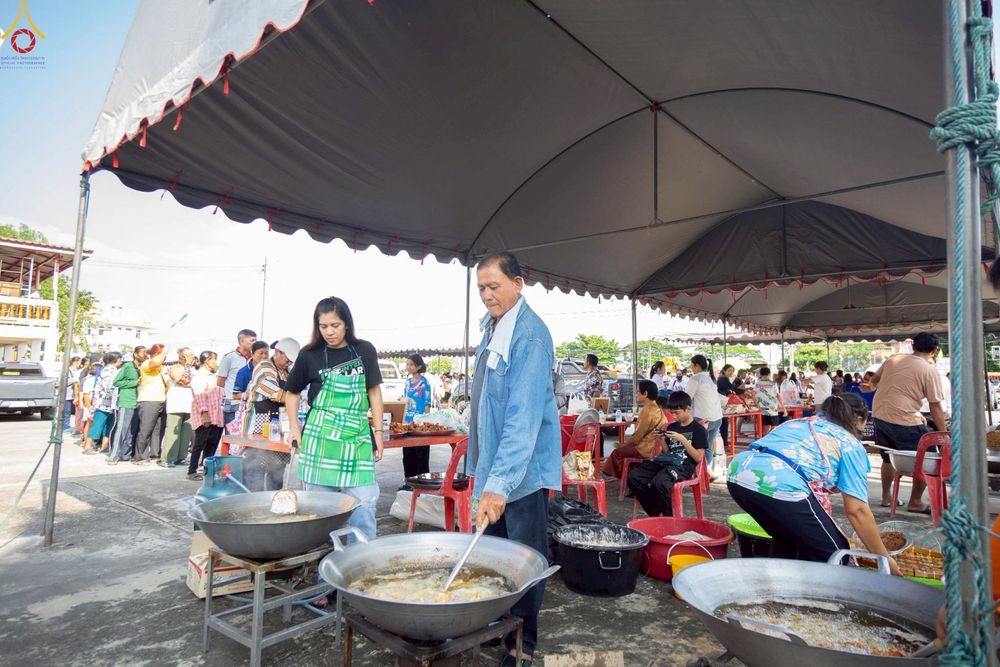 ภาพ No.252092:วันที่ 11 ตุลาคม พ.ศ. 2568 พิธีทอดกฐินสามัคคีทั่วไทย 30,000 วัด โดยคณะศิษยานุศิษย์ บูชาธรรม 81 ปี หลวงพ่อธัมมชโย ณ วัดลาดบัวหลวง จ.พระนครศรีอยุธยา