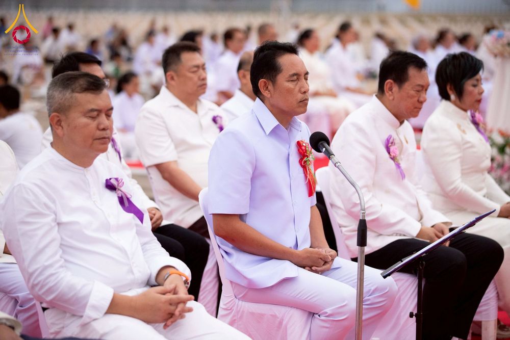 ภาพ No.266087:วันพุธที่ 5 พฤศจิกายน พ.ศ. 2568 (วันพระ ขึ้น 15 ค่ำ เดือน 12) พิธีจุดประทีปโคมลาน, โคมลอย และลอยกระทง ถวายประทีปเป็นพุทธบูชา สร้างความสว่างไสวให้กับแผ่นดินด้วยแสงธรรม ณ พุทธอุทยานนานาชาติ จังหวัดหนองคาย