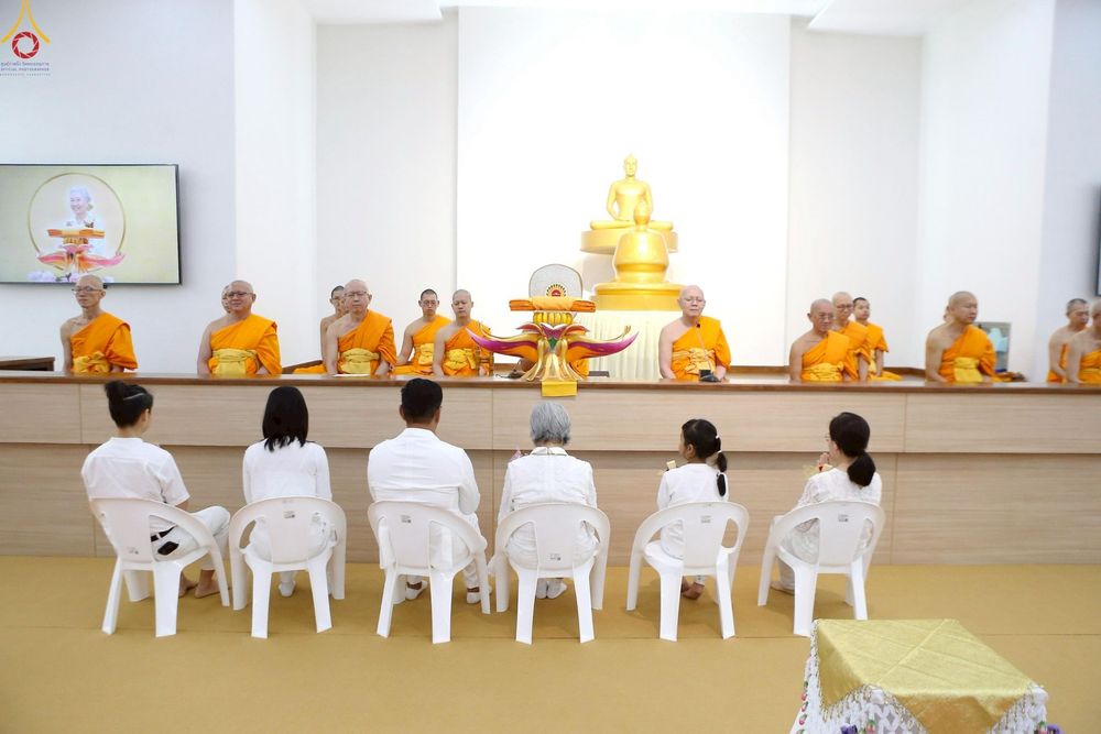 ภาพ No.258595:วันที่ 19 ตุลาคม พ.ศ. 2568 พิธีทอดกฐินสามัคคีทั่วไทย 30,000 วัด โดยคณะศิษยานุศิษย์ บูชาธรรม 81 ปี หลวงพ่อธัมมชโย ณ ศูนย์ปฎิบัติธรรมน้ำใสใจสว่าง  เขตบางกอกน้อย กรุงเทพมหานคร