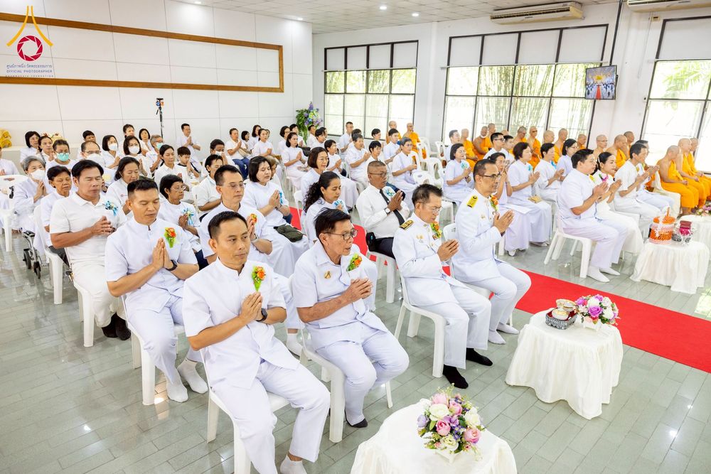 ภาพ No.276673:วันเสาร์ที่ 6 ธันวาคม พ.ศ. 2568 พิธีมุทิตาสักการะ เนื่องในโอกาสที่พระเดชพระคุณพระพรหมดิลก เจ้าอาวาสวัดสามพระยา วรวิหาร เมตตาเป็นประธานในพิธีตั้งฐานานุกรมใน พระราชวิเทศวชิรเวที (บัณฑิต วรปญฺโญ) ผู้ช่วยเจ้าอาวาสวัดพระธรรมกาย (ไวโรจน์ วิโรจโน) ผู้ช่วยเจ้าอา