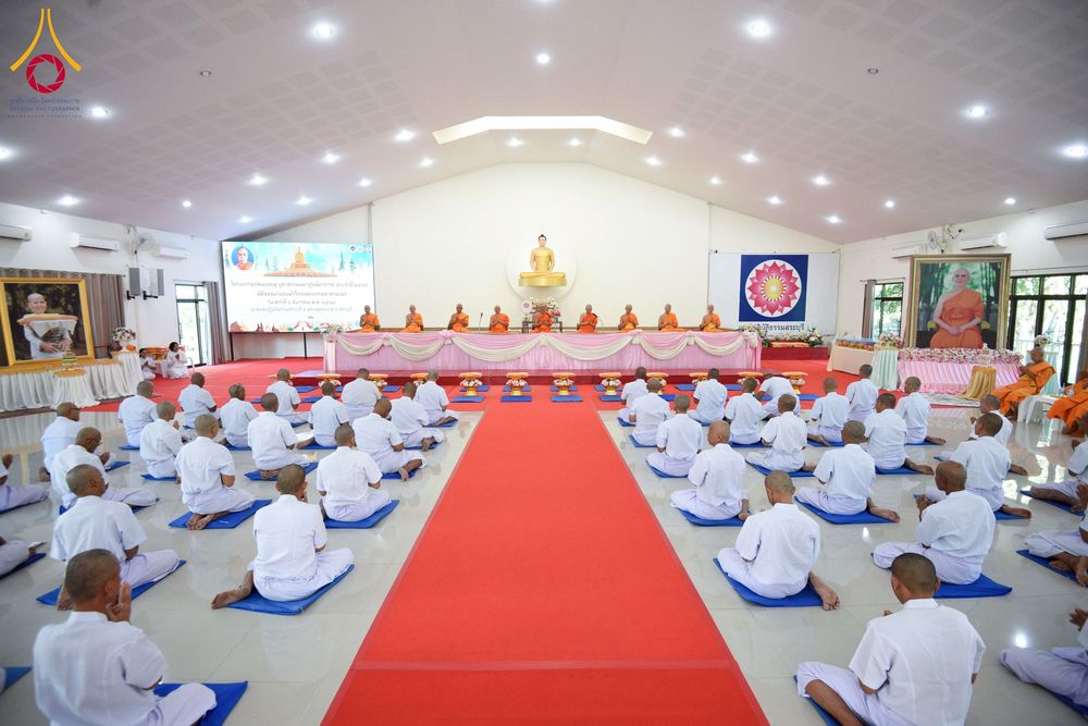 ภาพ No.278080:วันเสาร์ที่ 6 ธันวาคม พ.ศ. 2568 พิธีเวียนประทักษิณ ขอขมามอบผ้าไตร บรรพชาอุปสมบทหมู่ธรรมทายาท จำนวน 53 รูป โครงการอุปสมบทหมู่ รุ่นบูชาธรรมมหาปูชนียาจารย์ ประจำปี 2568 จังหวัดสระบุรี