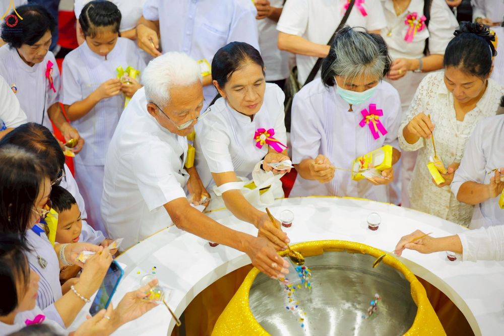 ภาพ No.265680:วันเสาร์ที่ 18 ตุลาคม พ.ศ. 2568 พิธีตักบาตร มณีนพรัตน์ทิพย์สุธาโภชน์ ณ ศูนย์อบรมเยาวชนบางปะหัน ตำบลหันสัง อำเภอบางปะหัน  จังหวัดพระนครศรีอยุธยา