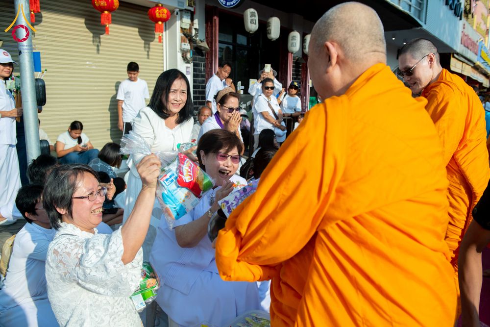 ภาพ No.312899:วันอาทิตย์ที่ 8 มีนาคม พ.ศ.2569 ทำบุญเมืองนครราชสีมา 558 ปี ตักบาตรพระ 10,000 รูป (ภาพชุดที่ 2)