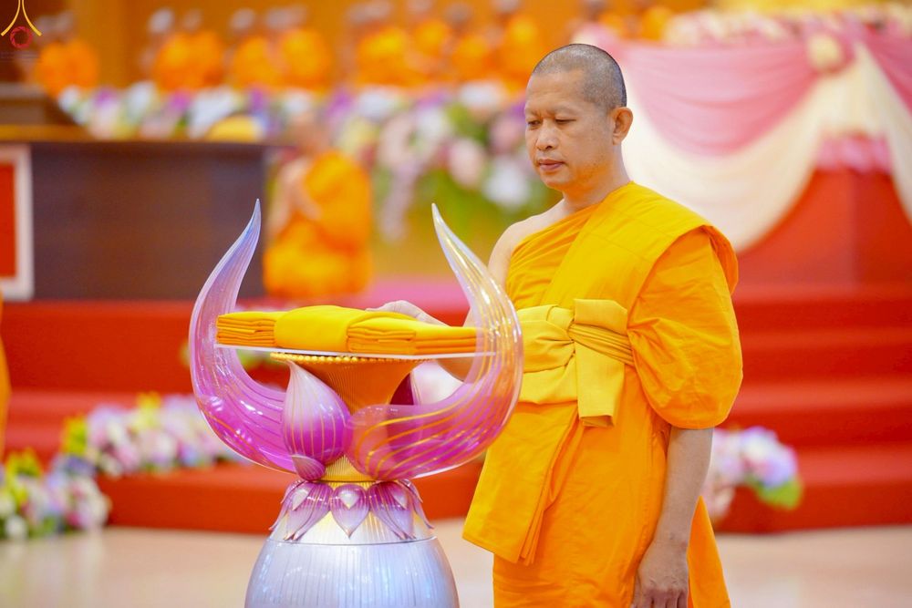 ภาพ No.251752:วันที่ 10 ตุลาคม พ.ศ. 2568 พิธีทอดผ้าป่าสมทบกฐินวัดพระธรรมกาย และสมทบกฐิน 30,000 กว่าวัดทั่วประเทศ ครั้งที่ 3 ณ สภาธรรมกายสากล วัดพระธรรมกาย