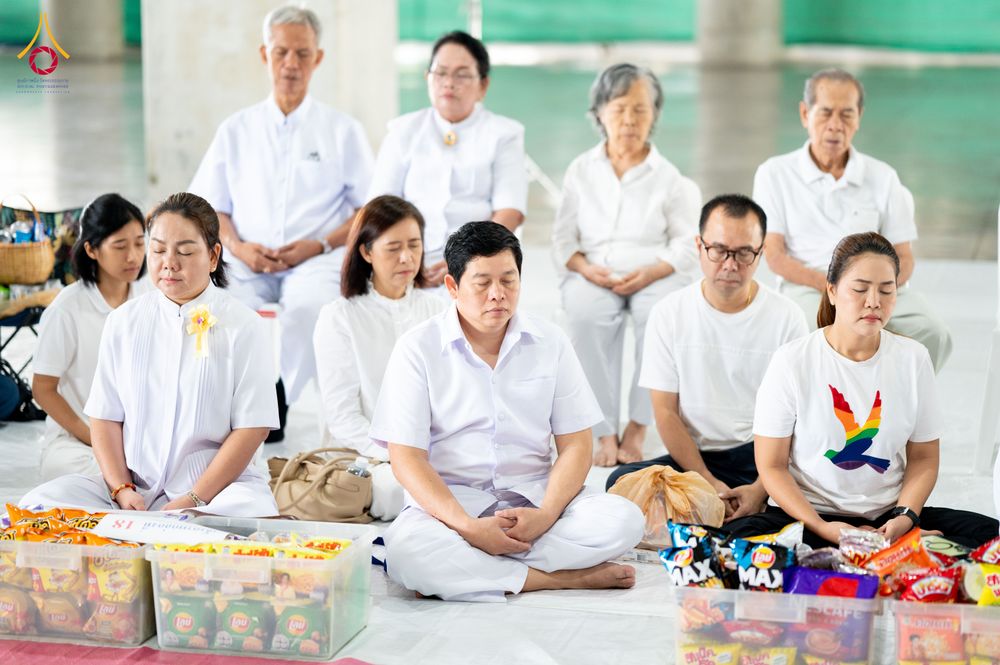 ภาพ No.336080:วันที่ 20 มิถุนายน พ.ศ. 2569 พิธีตักบาตรฉลองพระใหม่ โครงการอุปสมบทธรรมทายาทอุดมศึกษา รุ่นที่ 53
