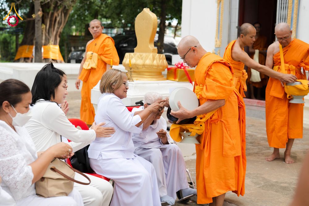 ภาพ No.341404:วันอาทิตย์ที่ 26 กรกฎาคม พ.ศ. 2569 ​โครงการอุปสมบทหมู่บูชาธรรมมหาปูชนียาจารย์ รุ่นที่ ๑ วัดกลางธนรินทร์ ต.บ้านแป้ง อ.พรหมบุรี จ.สิงห์บุรี