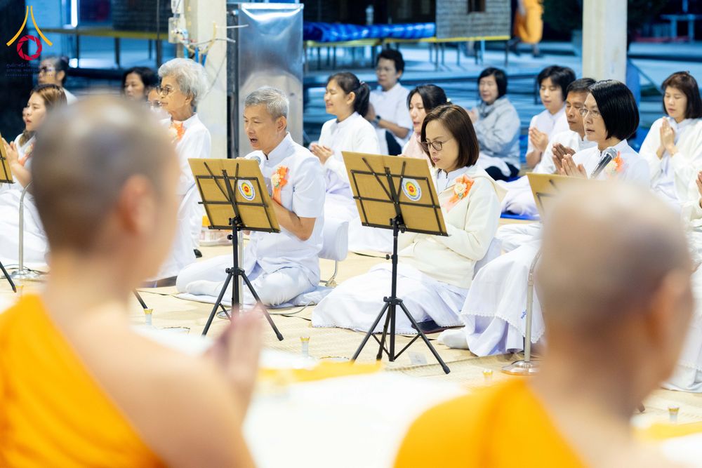 ภาพ No.288840:วันที่ 6 มกราคม พ.ศ. 2569 พิธีถวายภัตตาหารเป็นสังฆทาน แด่พระธรรมยาตรา ในโครงการธรรมยาตรา กตัญญูบูชา มหาปูชนียาจารย์ พระมงคลเทพมุนี(สด จนฺทสโร) พระผู้ปราบมาร อนุสรณ์สถาน 7 แห่ง ปีที่ 14 ณ อนุสรณ์สถานมหาวิหารพระมงคลเทพมุนี (โลตัสแลนด์) อ.สองพี่น้อง จ.สุพรร