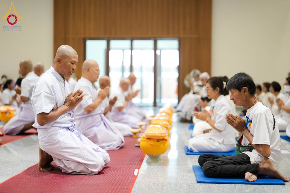 ภาพ No.341292:วันอาทิตย์ที่ 26 กรกฎาคม พ.ศ. 2569 ​โครงการอุปสมบทหมู่บูชาธรรมมหาปูชนียาจารย์ รุ่นที่ ๑ วัดกลางธนรินทร์ ต.บ้านแป้ง อ.พรหมบุรี จ.สิงห์บุรี