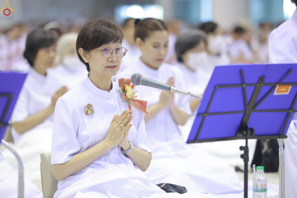 ภาพ No.311435:วันอาทิตย์ต้นเดือนที่ 1 มีนาคม พ.ศ.2569 พิธีตักบาตร และ พิธีบูชาข้าวพระ ณ สภาธรรมกายสากล วัดพระธรรมกาย